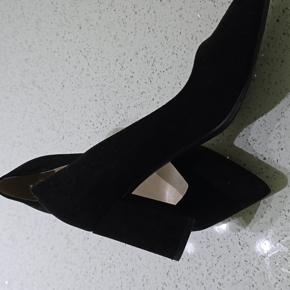 Shoes - Picture 2 of 4